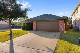 1360 Castlegar Ln, Justin, TX 76247 - Photo 3