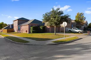 1360 Castlegar Ln, Fort Worth, TX 76247 - Photo 31