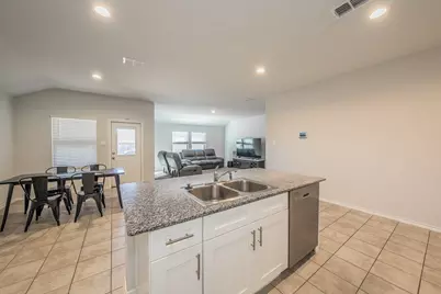 508 W Bronze Circle, Springtown, TX 76082 - Photo 5