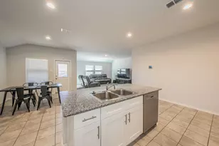 508 W Bronze Circle, Springtown, TX 76082 - Photo 5