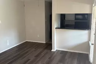 1733 Crest Grove Dr, Arlington, TX 76012 - Photo 3