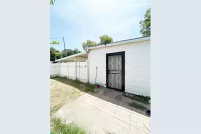 601 Blevins Street, Fort Worth, TX 76111 - Photo 23