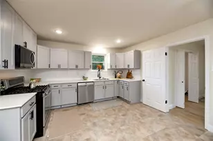 1413 Hill St, Grapevine, TX 76051 - Photo 3