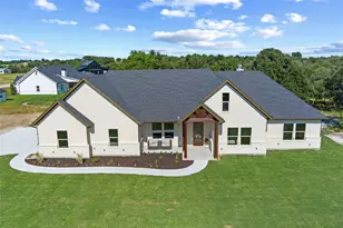 107 W Stagecoach Trl, Weatherford, TX 76085 - Photo 1