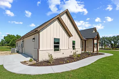 107 W Stagecoach Trail, Weatherford, TX 76085 - Photo 1