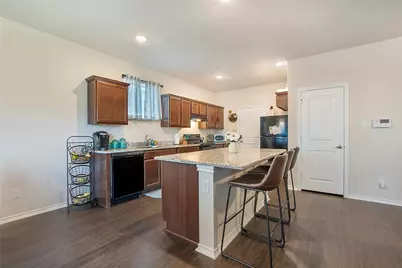 2224 Diamond Drive, Grand Prairie, TX 75051 - Photo 3