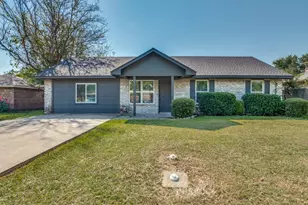 210 Myrtle Ave, Waxahachie, TX 75165 - Photo 1