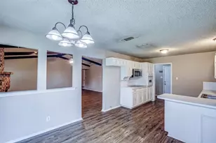 105 Lakeway Dr, Benbrook, TX 76126 - Photo 7