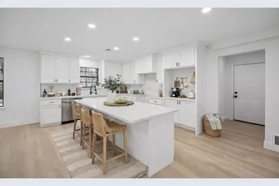 9310 Mill Hollow Drive, Dallas, TX 75243 - Photo 5