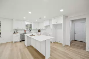 9310 Mill Hollow Dr, Dallas, TX 75243 - Photo 13