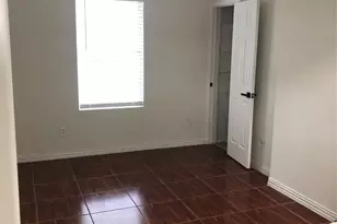 2606 Laurel St, Grand Prairie, TX 75050 - Photo 9