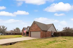 325 Flying Bridge Dr, Gun Barrel City, TX 75156 - Photo 3