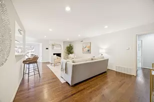 10021 Lanshire Dr, Dallas, TX 75238 - Photo 7