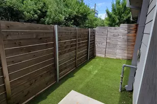 1225 Hyde Ct, Dallas, TX 75215 - Photo 5