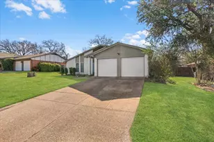 4704 Burning Springs Dr, Arlington, TX 76017 - Photo 37