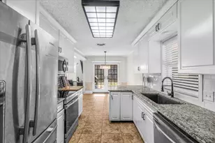 4704 Burning Springs Dr, Arlington, TX 76017 - Photo 7