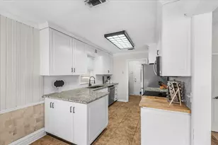 4704 Burning Springs Dr, Arlington, TX 76017 - Photo 13