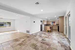 2107 Mountainview Dr, Waco, TX 76710 - Photo 7