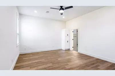 13109 Wilmington Drive, Farmers Branch, TX 75234 - Photo 9