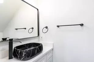 13109 Wilmington Dr, Farmers Branch, TX 75234 - Photo 7