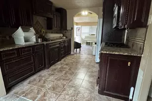 2717 Avenue I, Fort Worth, TX 76105 - Photo 11