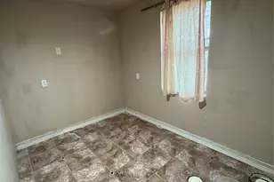 2717 Avenue I, Fort Worth, TX 76105 - Photo 9