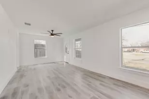 303 W Broad St, Mansfield, TX 76063 - Photo 7