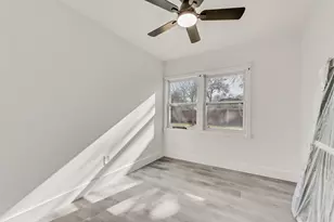 303 W Broad St, Mansfield, TX 76063 - Photo 15