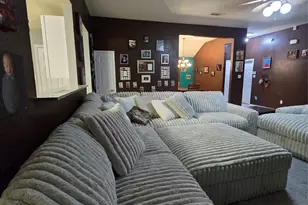 212 Druse Ln, Jarrell, TX 76537 - Photo 5