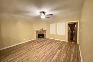 513 Paddle Dr, Crowley, TX 76036 - Photo 3
