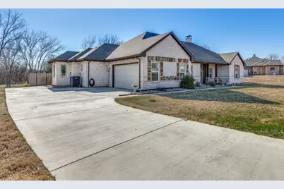 3001 Sutton Court, Weatherford, TX 76085 - Photo 3