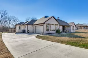 3001 Sutton Ct, Weatherford, TX 76085 - Photo 3