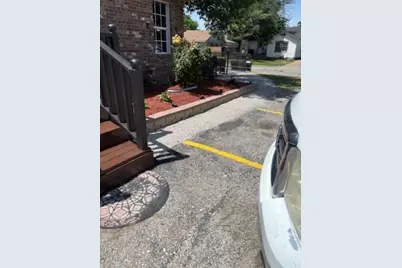 2340 N Chandler Drive E, Fort Worth, TX 76111 - Photo 7