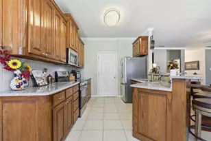 3207 Crossbridge Cir, Granbury, TX 76049 - Photo 11