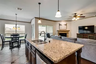 816 Meadow Lake Ln, Little Elm, TX 75068 - Photo 9