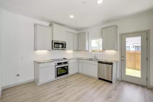 1217 Lamar Dr, Lewisville, TX 75077 - Photo 9