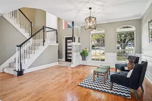 2718 Hidden Lake Dr, Grapevine, TX 76051 - Photo 5