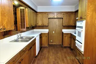 200 Texoma Dr, Whitesboro, TX 76273 - Photo 7