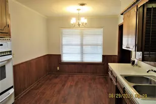 200 Texoma Dr, Whitesboro, TX 76273 - Photo 11