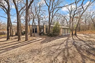 100 Sands Dr, Azle, TX 76020 - Photo 3