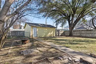 2739 Livingston Ave, Fort Worth, TX 76110 - Photo 17
