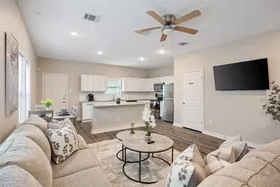 5004 Colonial Avenue, Dallas, TX 75215 - Photo 1