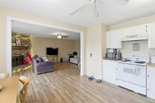 4217 Glen Pines Dr, Arlington, TX 76016 - Photo 9