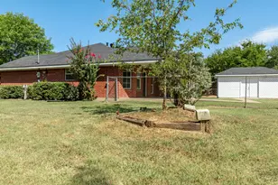 12187 Rolling Oaks Dr, Whitney, TX 76692 - Photo 11