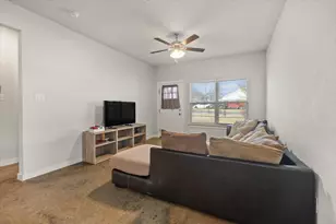 213 S Baugh St, Alvarado, TX 76009 - Photo 3