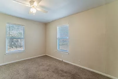 900 Elizabeth Boulevard, Granbury, TX 76048 - Photo 11