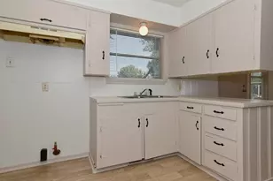 1304 Skyline Dr, Greenville, TX 75401 - Photo 3