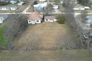 103 W 3rd St, Barry, TX 75102 - Photo 11