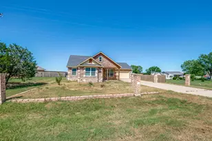2412 Colquitt Rd, Terrell, TX 75160 - Photo 3