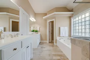 8205 Edgemont Ct, North Richland Hills, TX 76182 - Photo 9